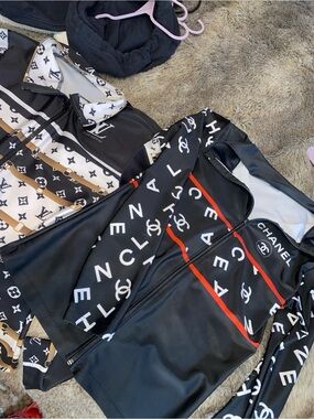 (Designer) long sleeve  2 piece ❤️ bundle